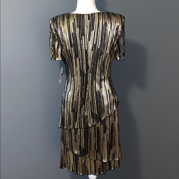 Dress - Picture 5 of 5